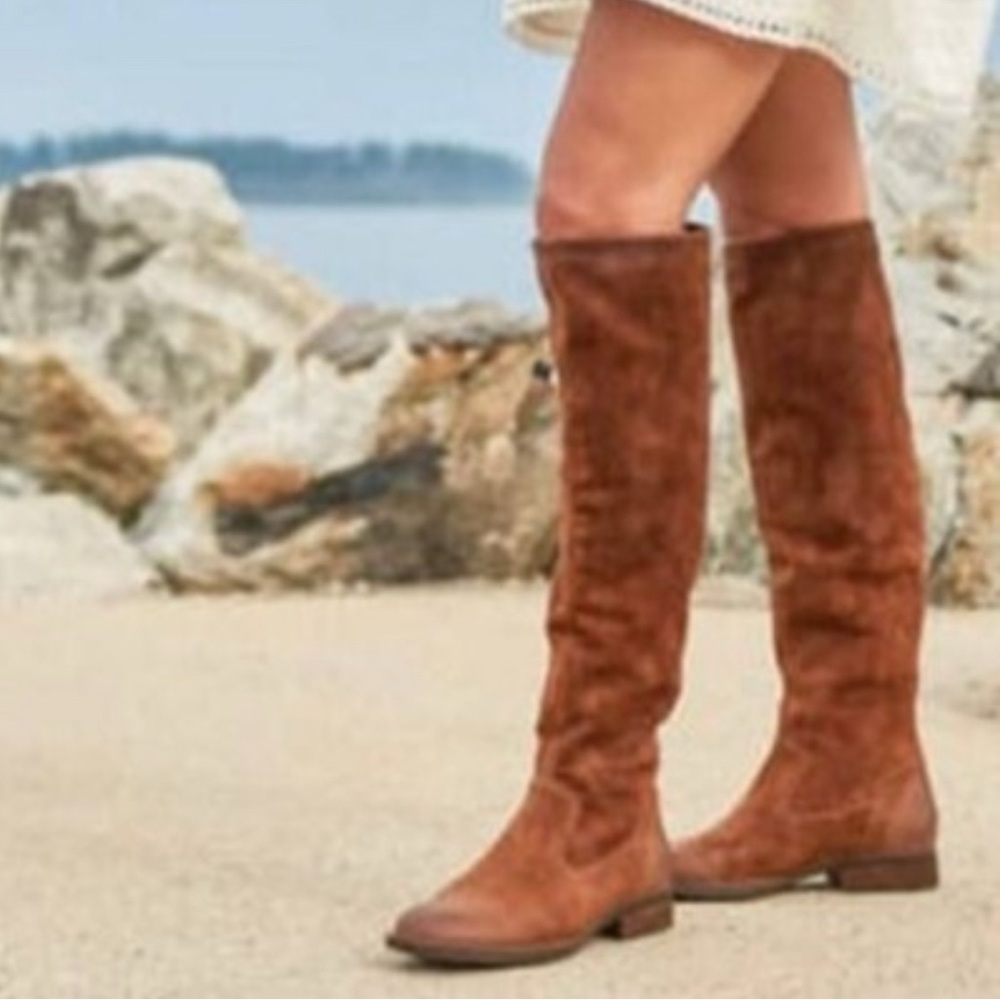 Born Borman Tall Boots – Rust / Tobacco Distressed Leather – Size 9.5 M
